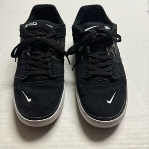 Nike SB Ishod Wair Black White Suede Skate Shoes Men's Size: 10